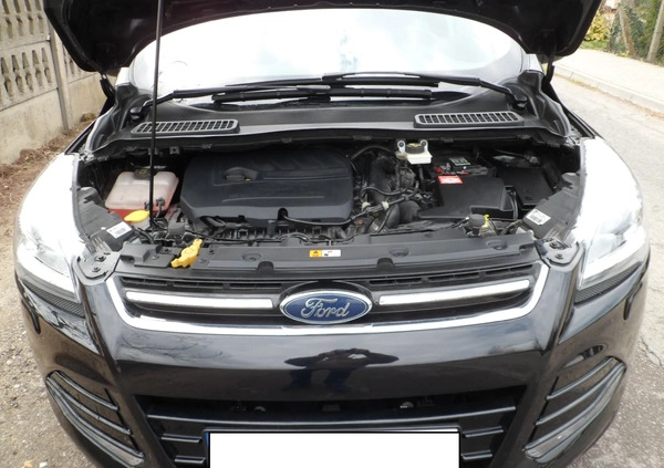 Ford Kuga cena 61500 przebieg: 45000, rok produkcji 2015 z Wieluń małe 154